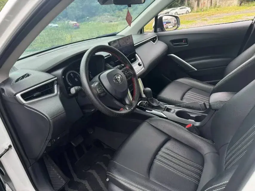 2023 TOYOTA COROLLA thumbnail 4