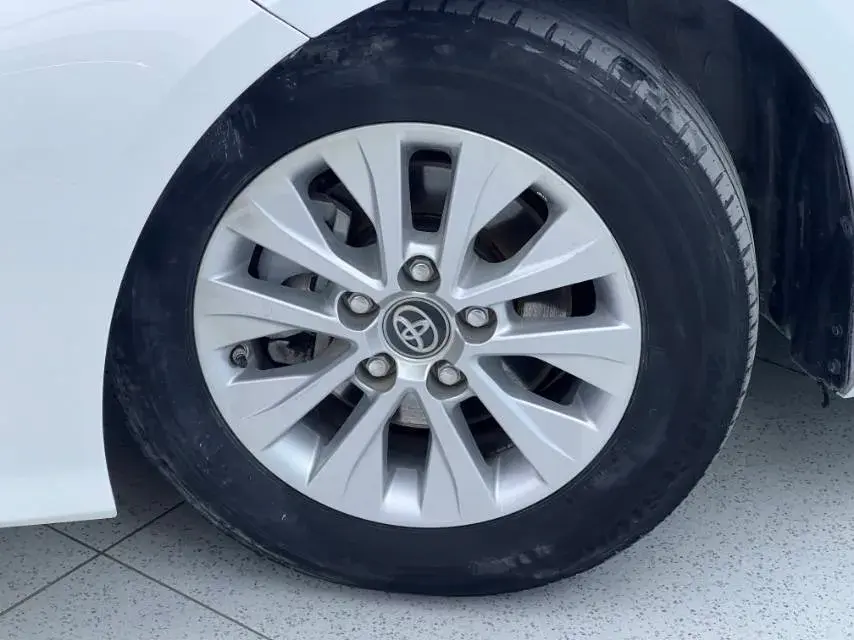 2021 TOYOTA COROLLA thumbnail 2