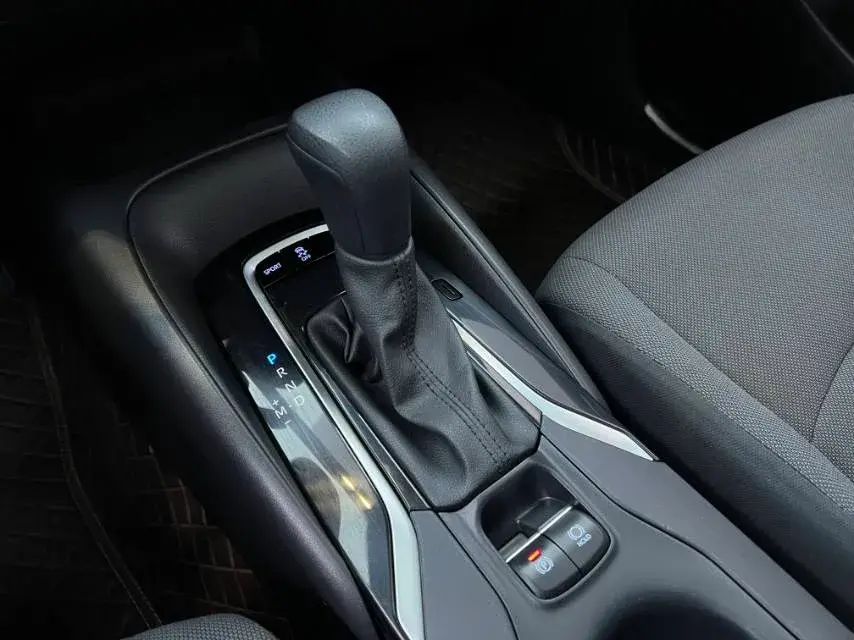 2021 TOYOTA COROLLA thumbnail 4