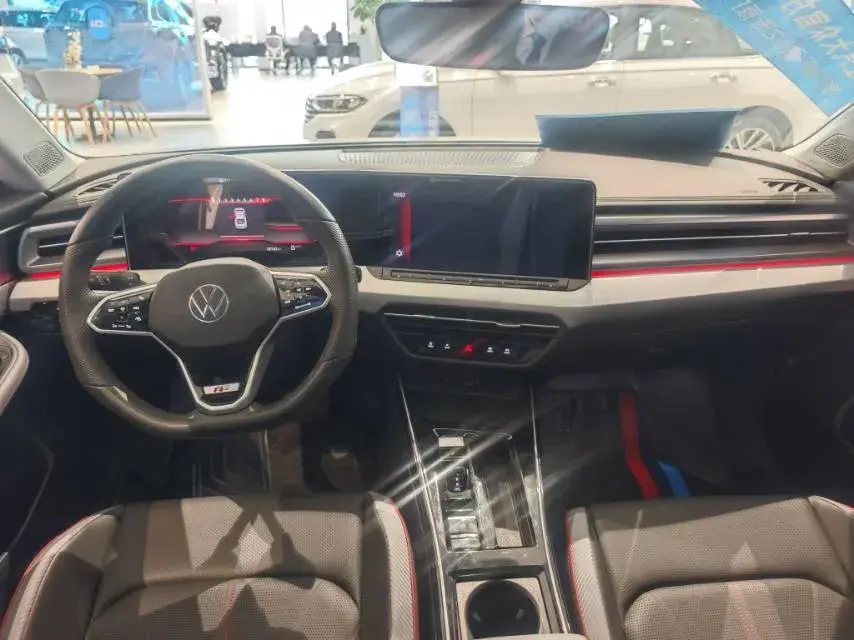 2024 VOLKSWAGEN LAMANDO thumbnail 4