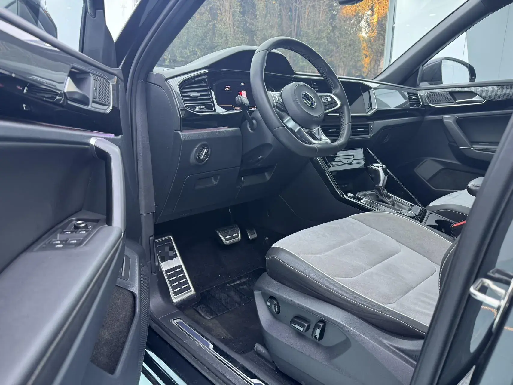 2021 VOLKSWAGEN TAYRON thumbnail 4