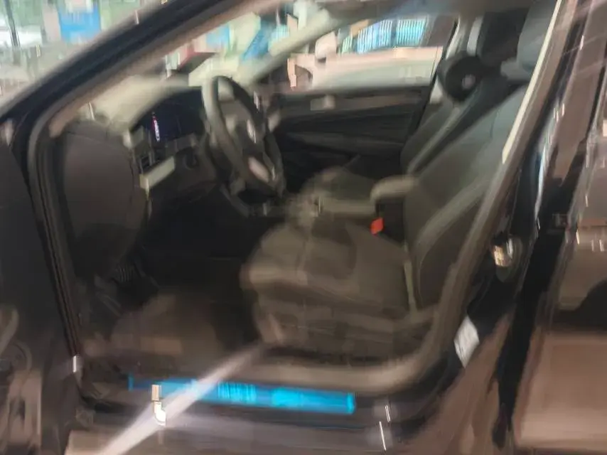 2025 VOLKSWAGEN PASSAT thumbnail 3