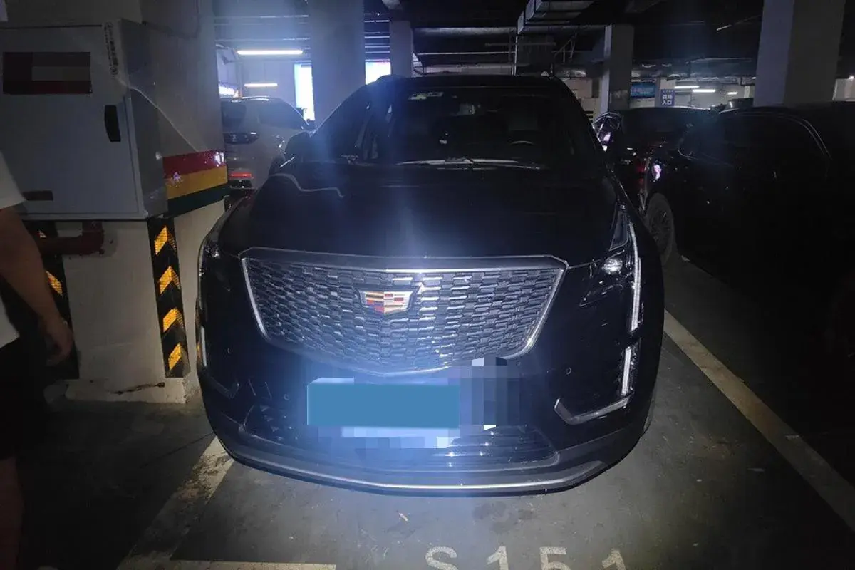 2021 CADILLAC XT5 thumbnail 2