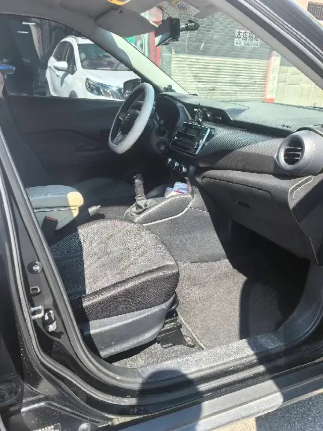 2020 NISSAN KICKS thumbnail 4