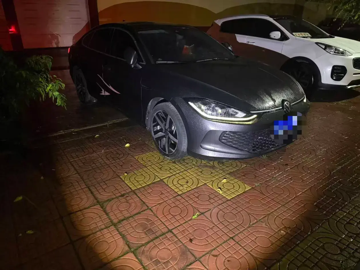 2022 VOLKSWAGEN LAMANDO thumbnail 2