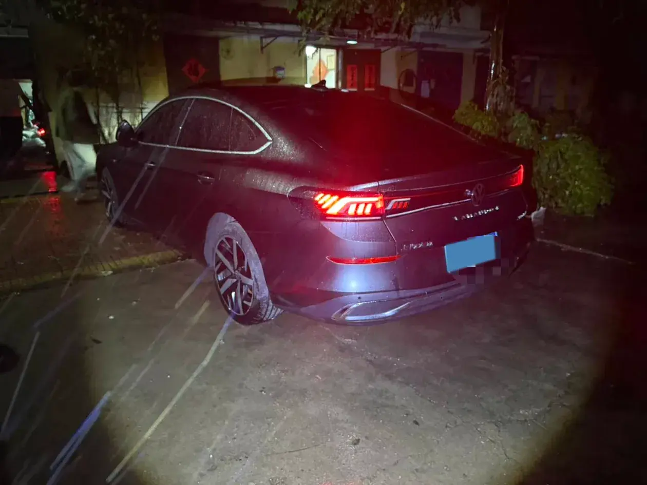 2022 VOLKSWAGEN LAMANDO thumbnail 3