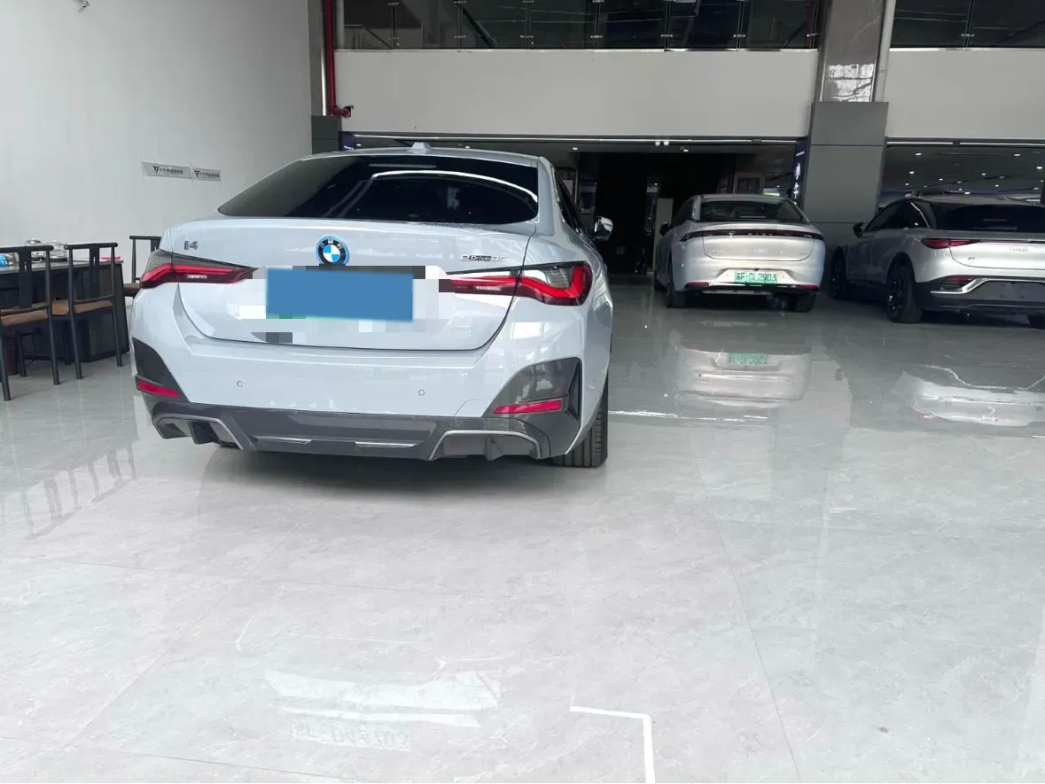 2023 BMW i4 BEV 70KWH,autocango,china used car exporter,china ev exporter,chinese used car exporter,chinese used ev exporter