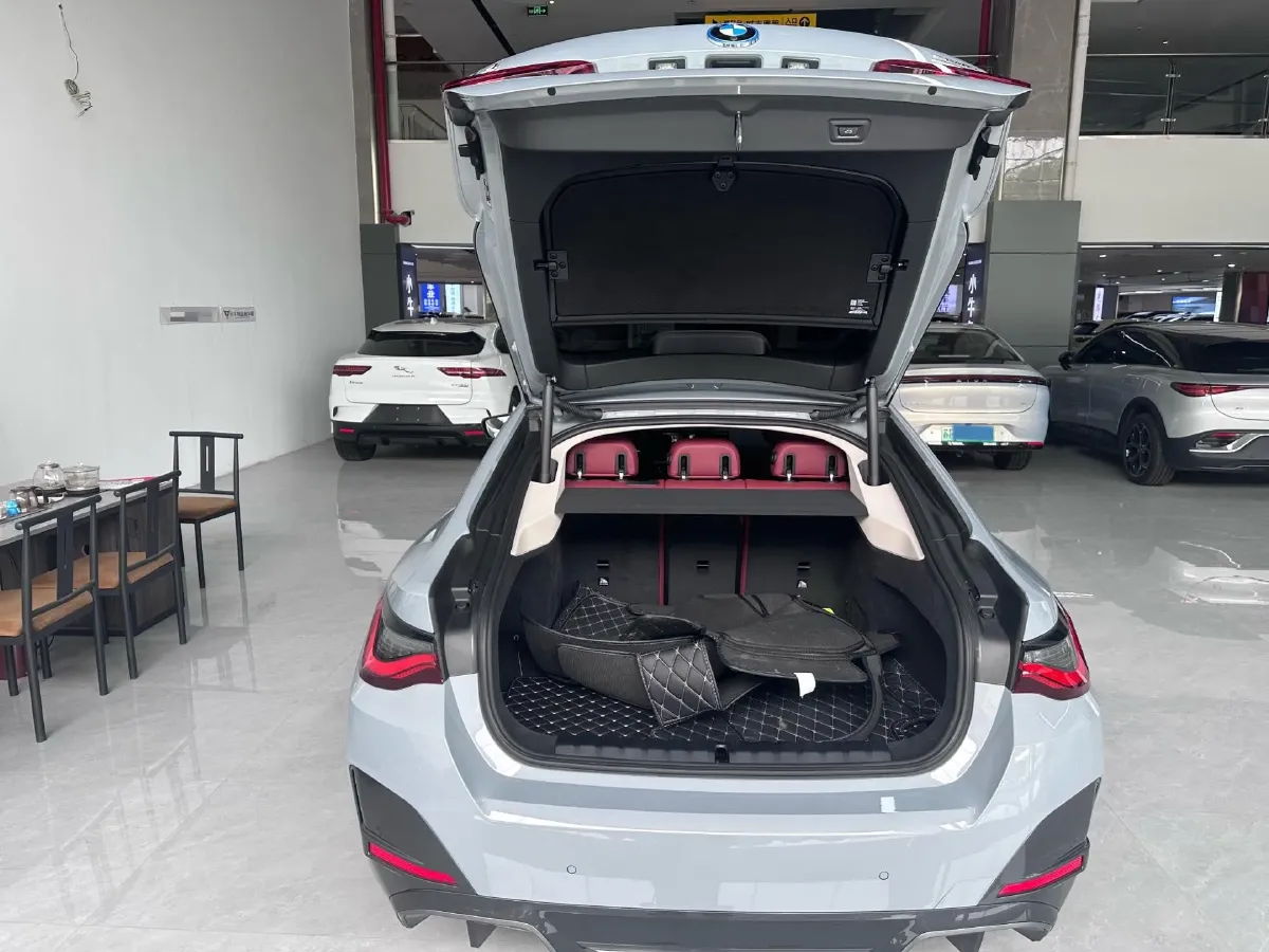 2023 BMW i4 BEV 70KWH,autocango,china used car exporter,china ev exporter,chinese used car exporter,chinese used ev exporter