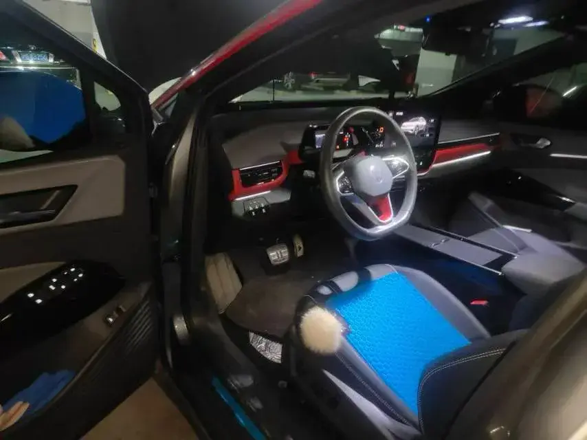 2024 VOLKSWAGEN ID.4 thumbnail 2