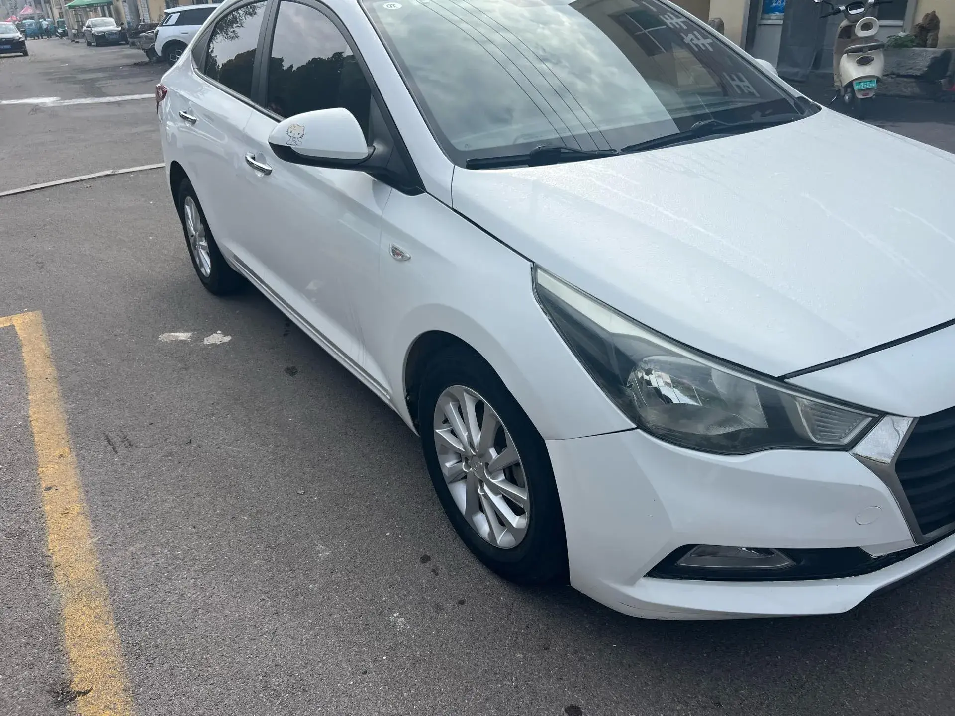 2016 HYUNDAI VERNA thumbnail 4