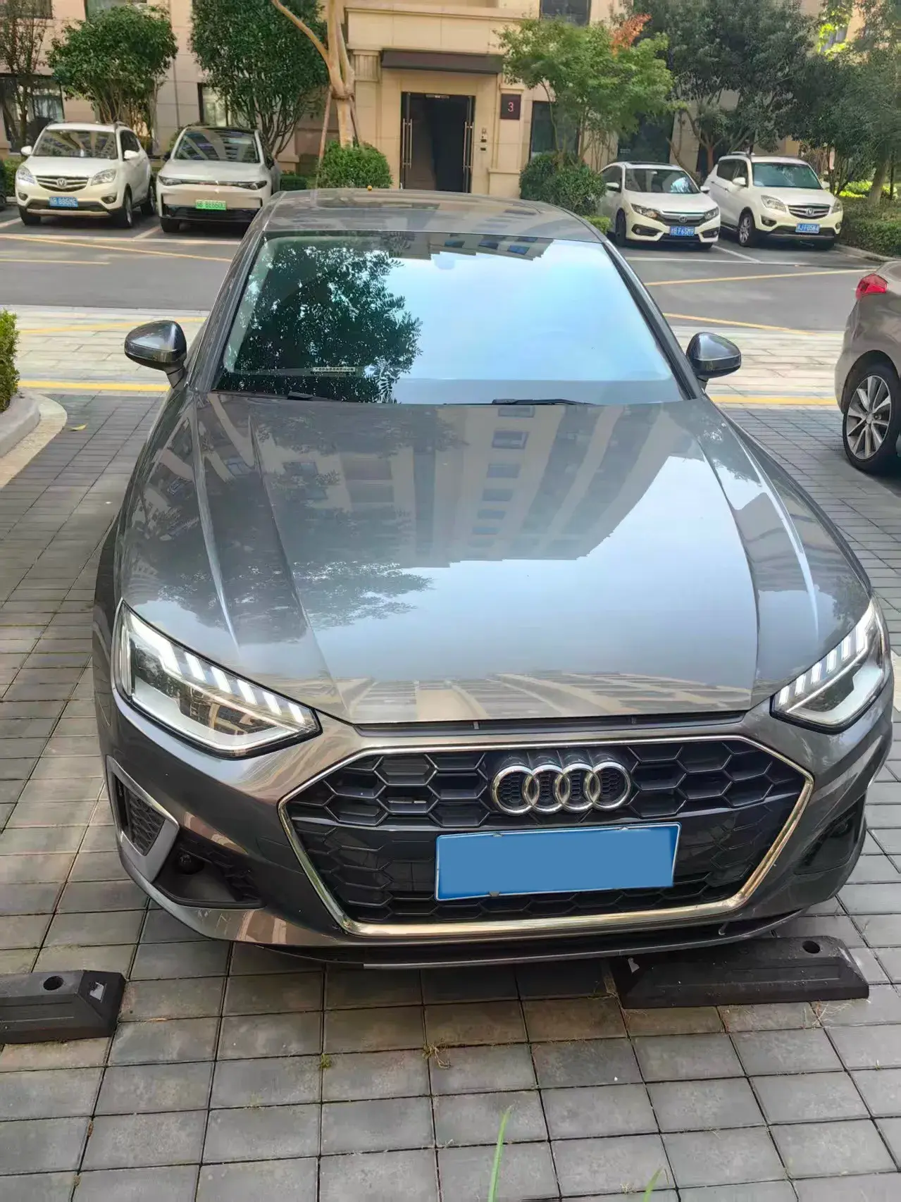 2022 AUDI A4L thumbnail 2