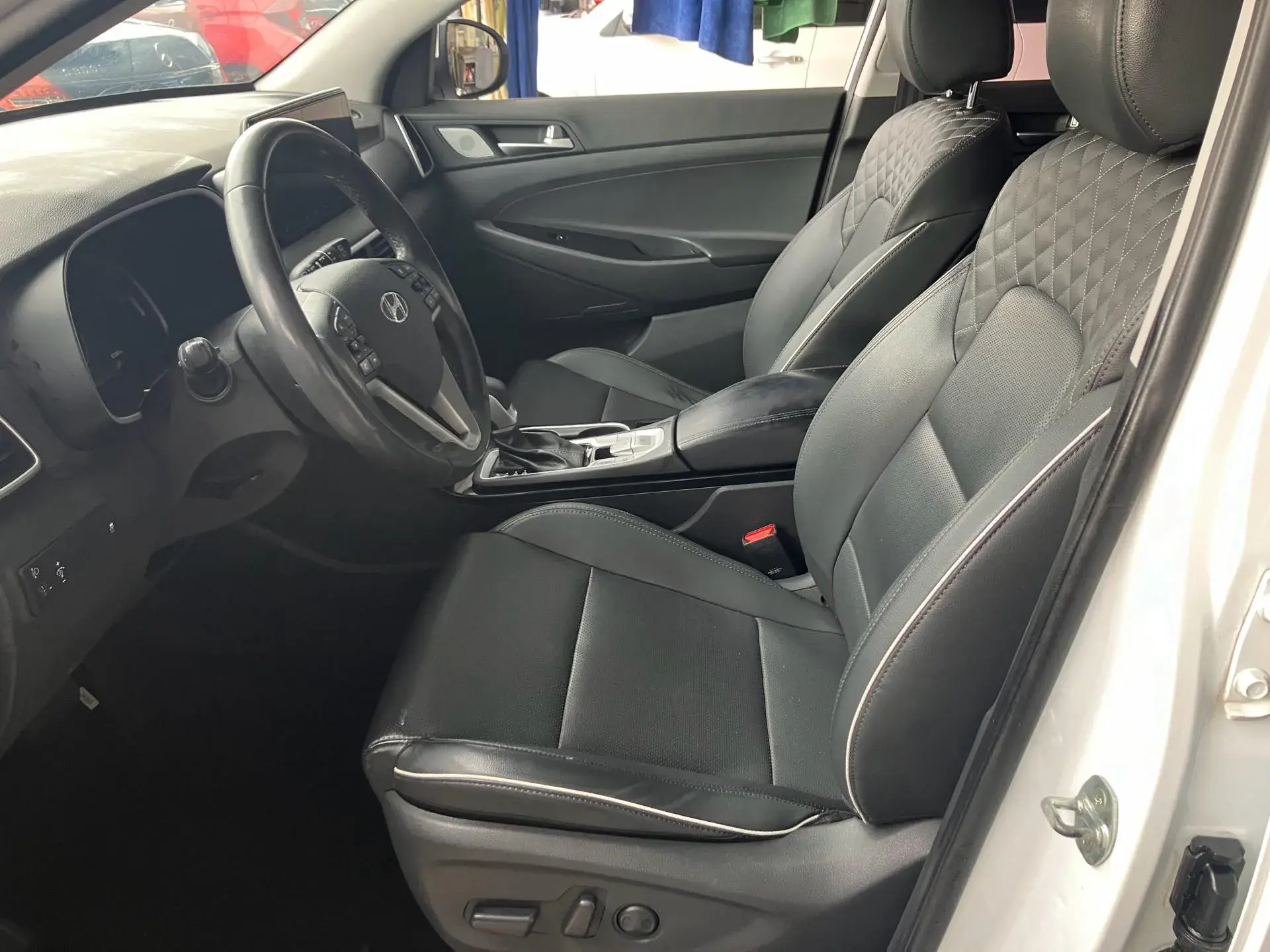 2019 HYUNDAI TUCSON thumbnail 3