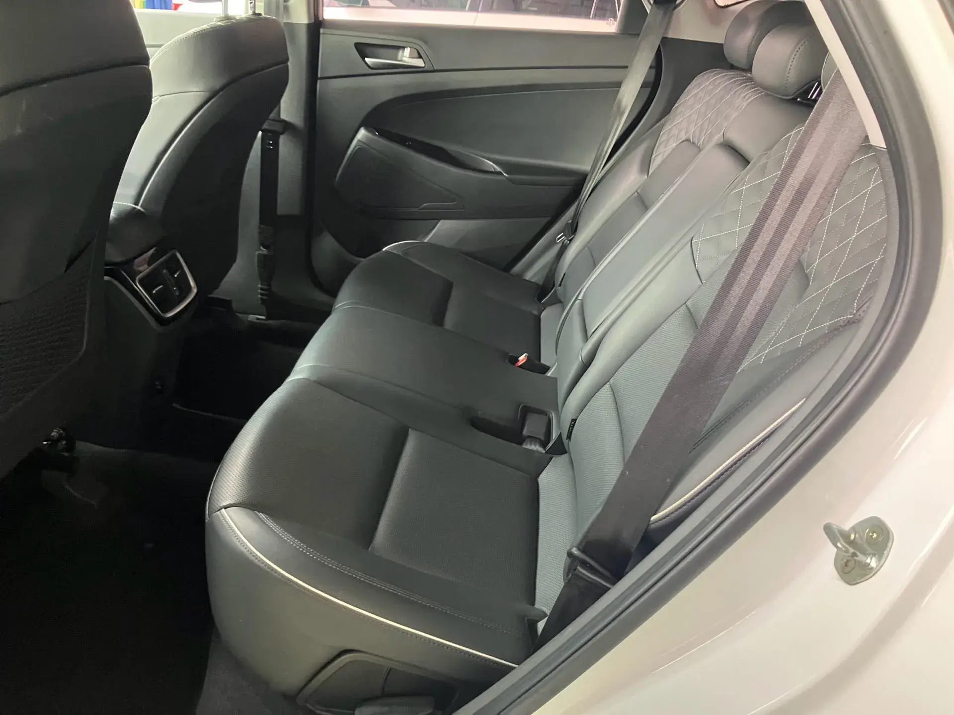 2019 HYUNDAI TUCSON thumbnail 4