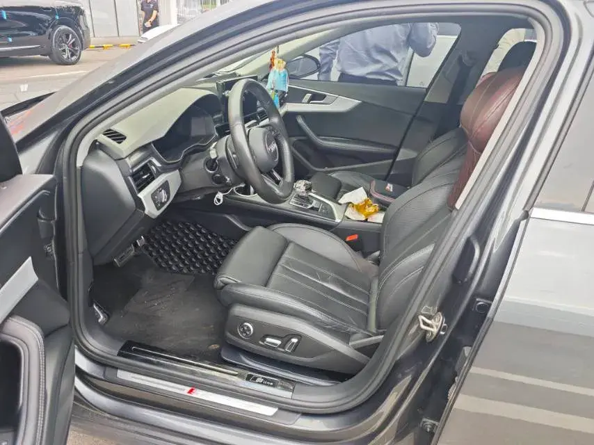 2020 AUDI A4L thumbnail 2