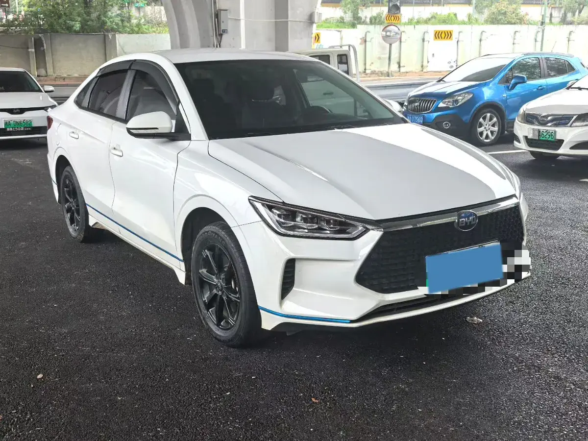 2020 BYD E3 thumbnail 3