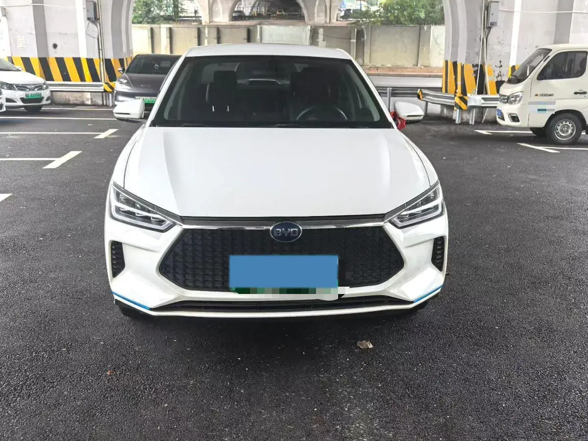 2020 BYD E3 thumbnail 2