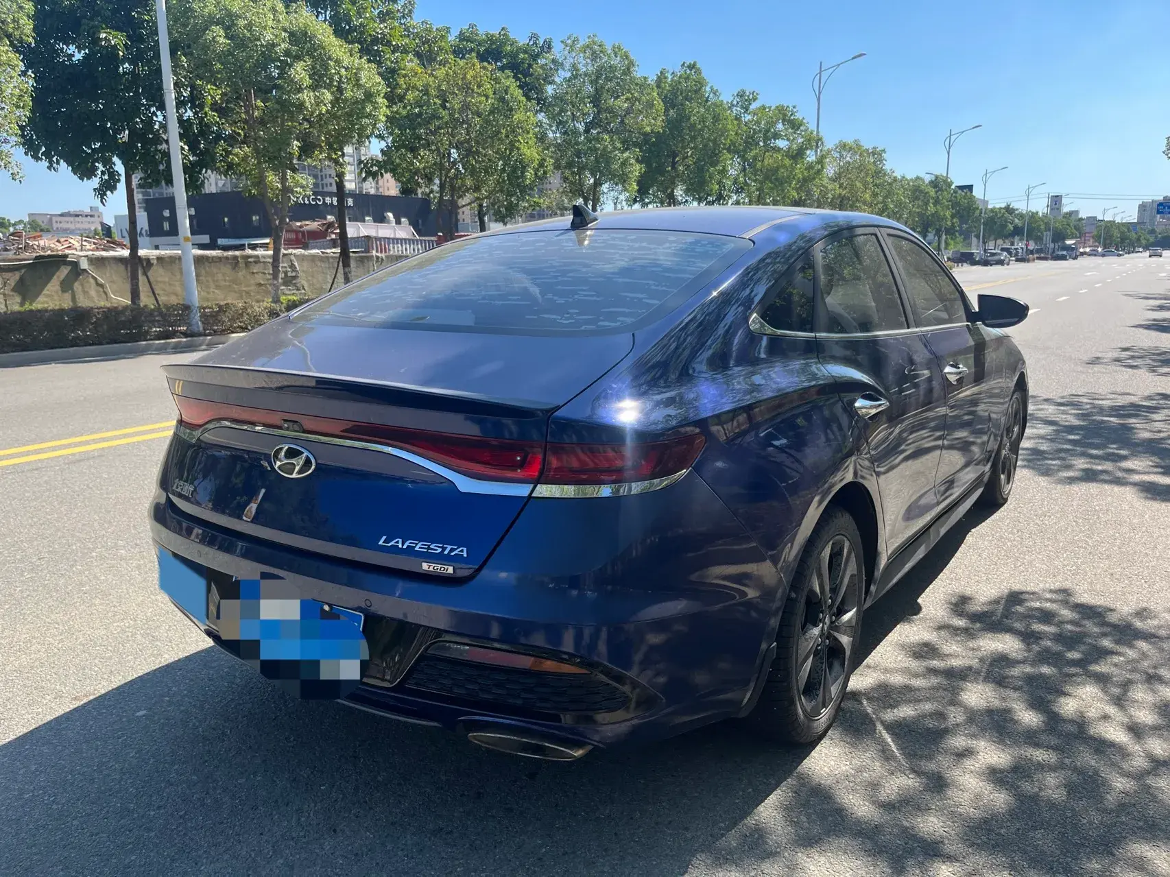 2019 HYUNDAI LA thumbnail 4