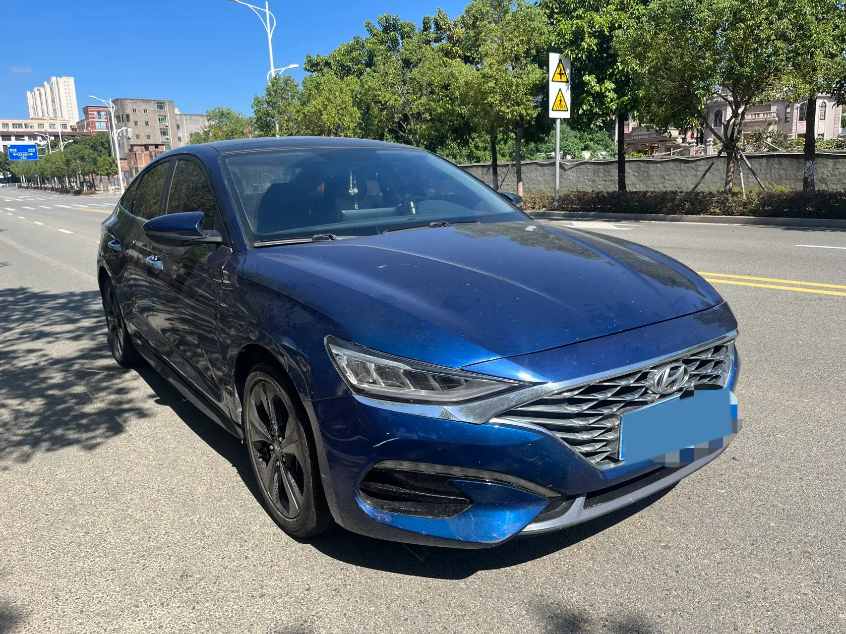 2019 HYUNDAI LA thumbnail 3