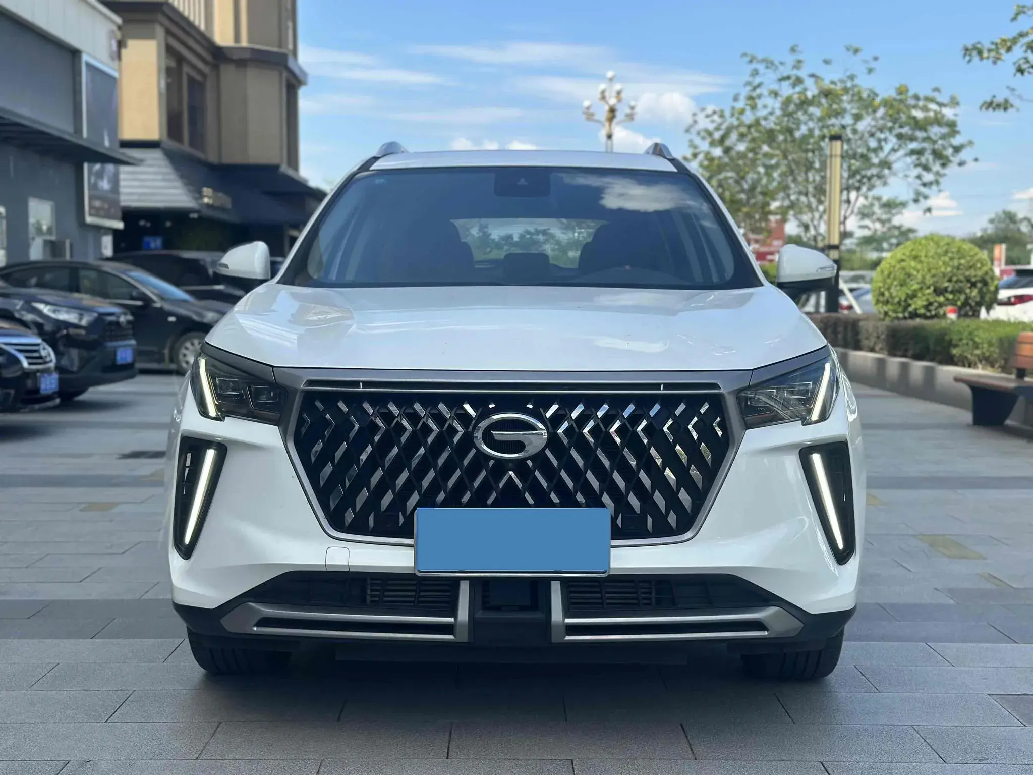 2021 GAC TRUMPCHI thumbnail 3