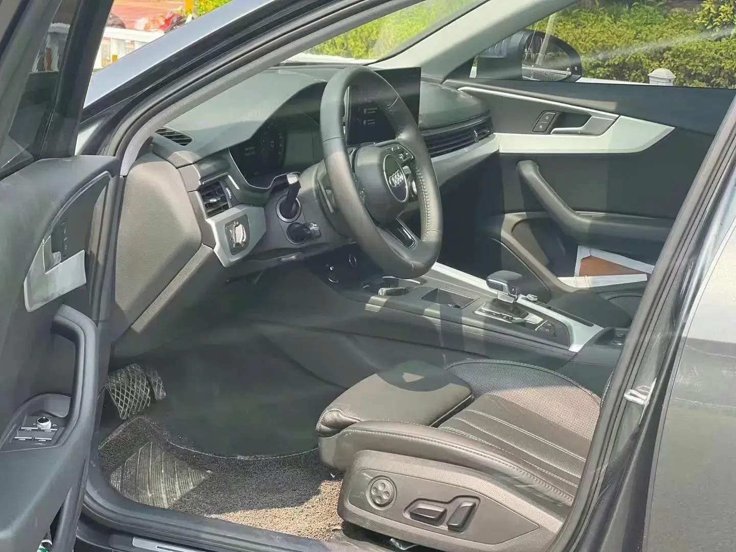 2020 AUDI A4L thumbnail 2