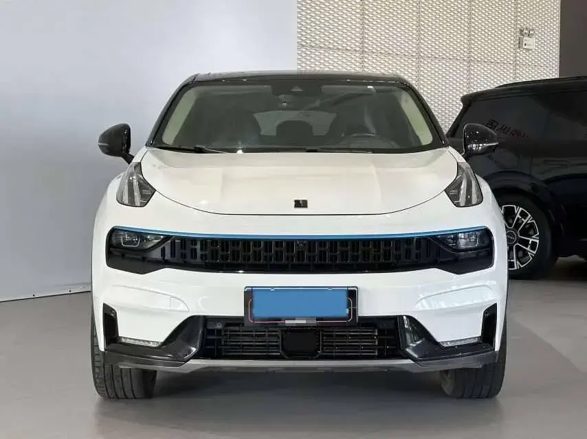 2022 LYNK&CO 05 thumbnail 3