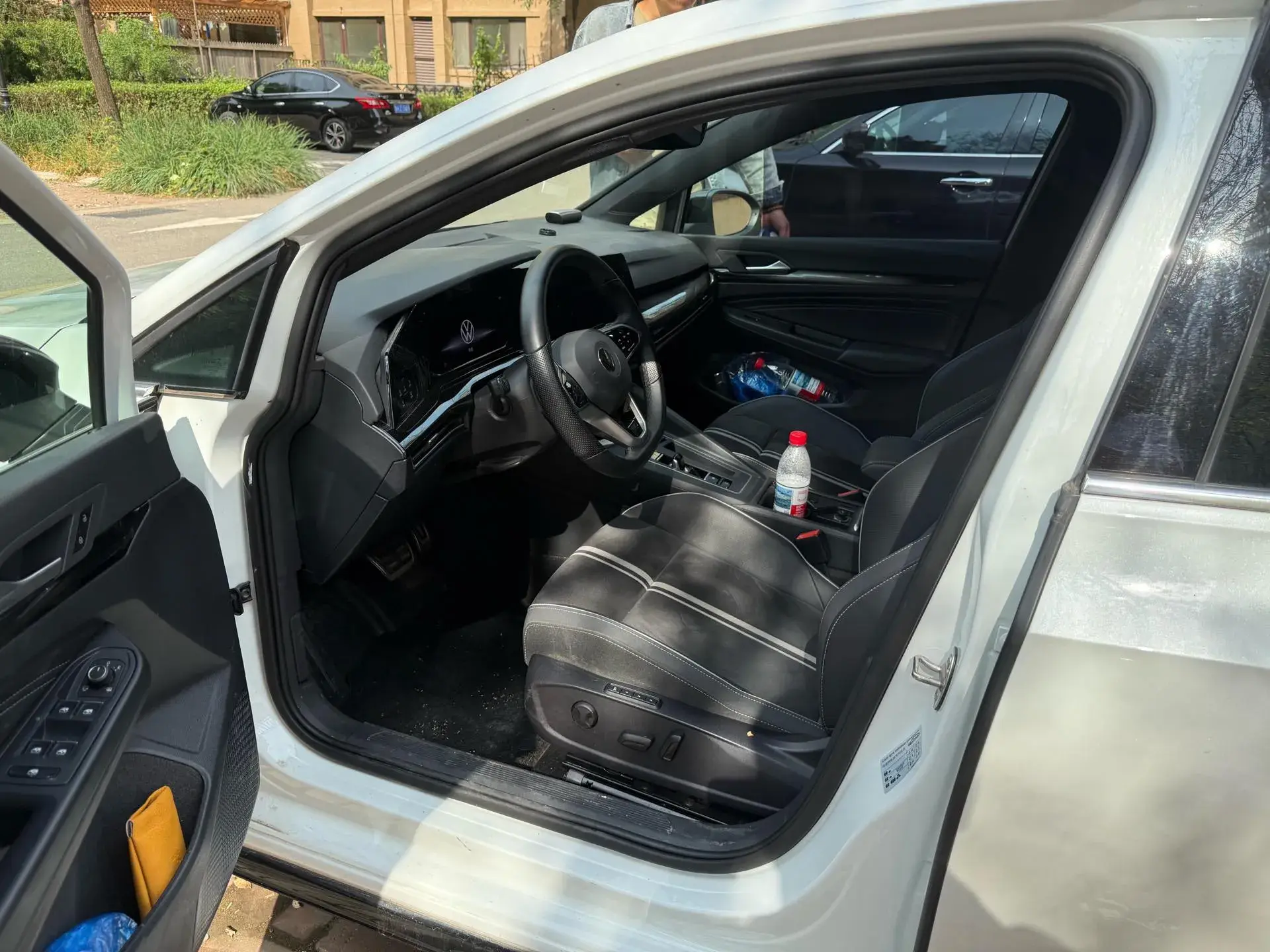 2021 VOLKSWAGEN GOLF thumbnail 3