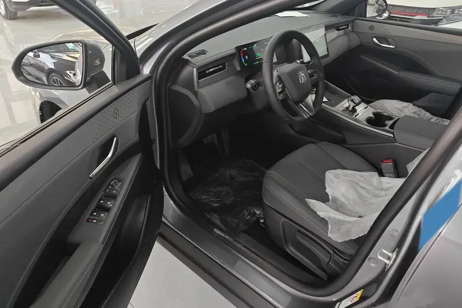 2025 BYD QIN thumbnail 4