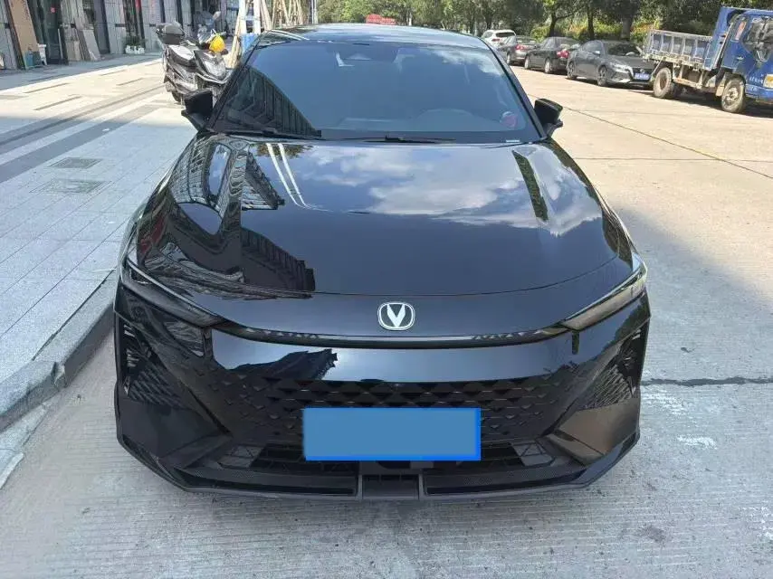 2025 CHANGAN UNI-V thumbnail 2