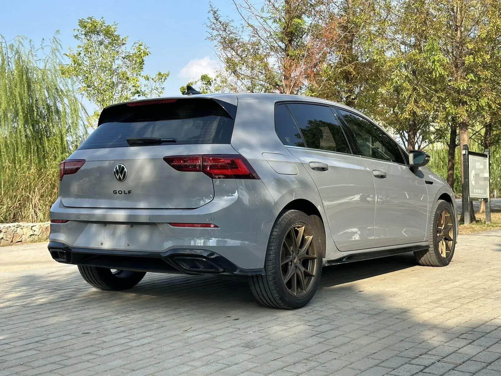 2023 VOLKSWAGEN GOLF thumbnail 4