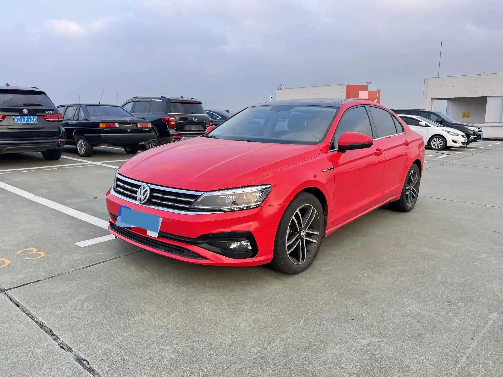 2021 VOLKSWAGEN LAMANDO view 1