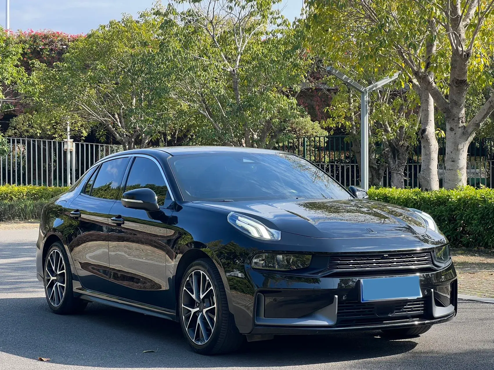 2022 LYNK&CO 03 thumbnail 3