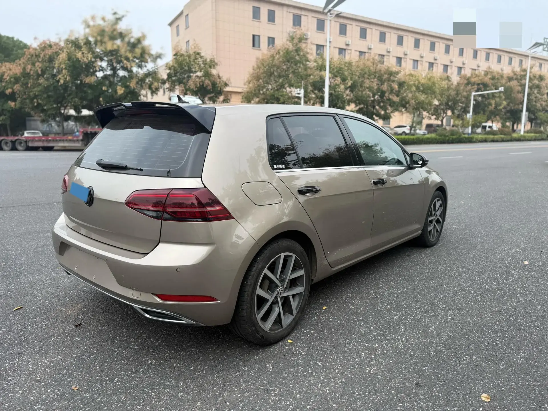 2020 VOLKSWAGEN GOLF thumbnail 3