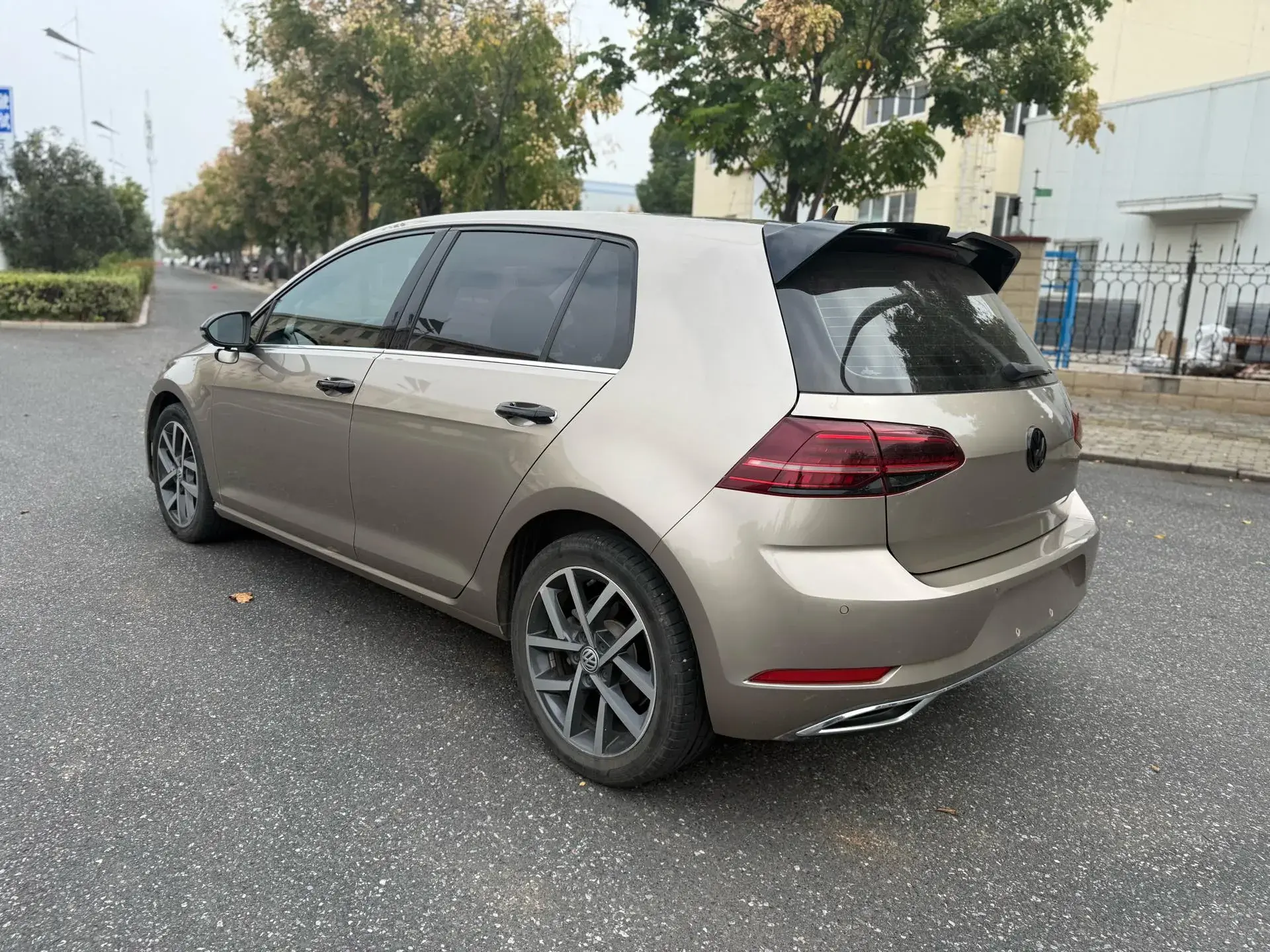 2020 VOLKSWAGEN GOLF thumbnail 4
