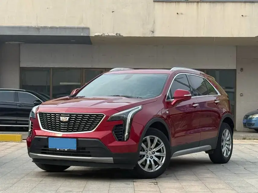 2021 CADILLAC XT4 view 1