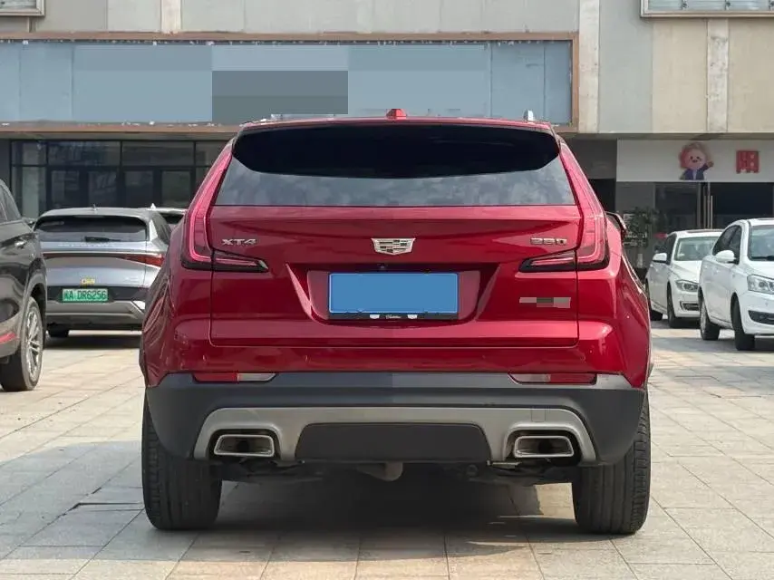 2021 CADILLAC XT4 thumbnail 4
