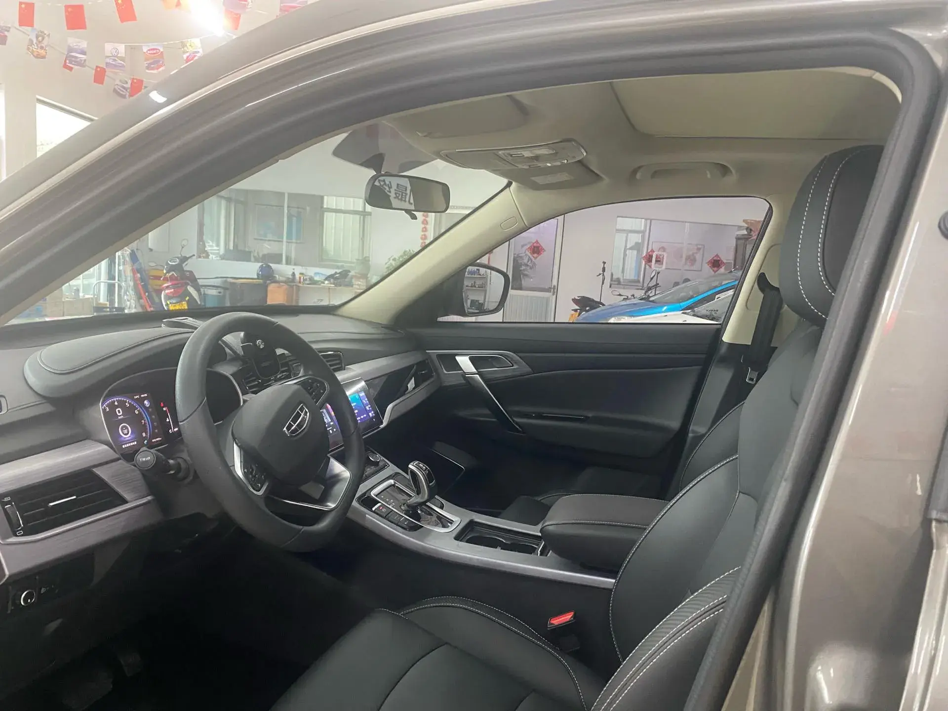 2021 GEELY AZKARRA thumbnail 4