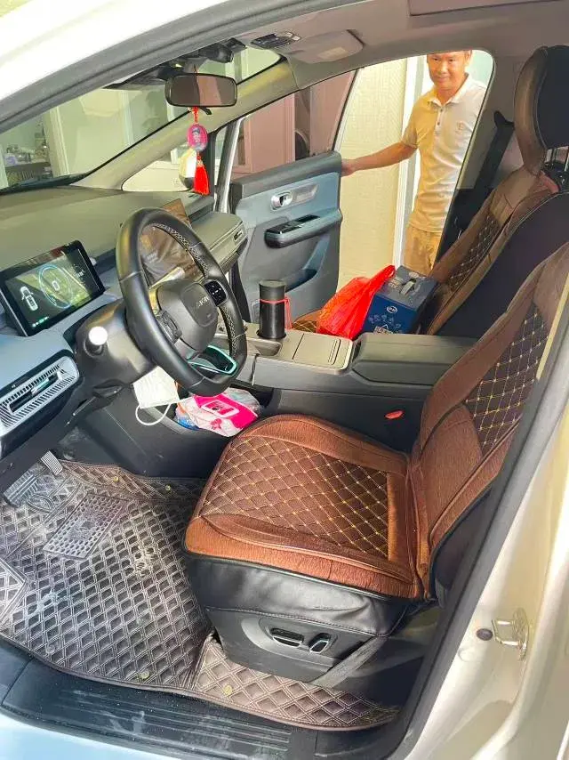 2023 AION Y thumbnail 4