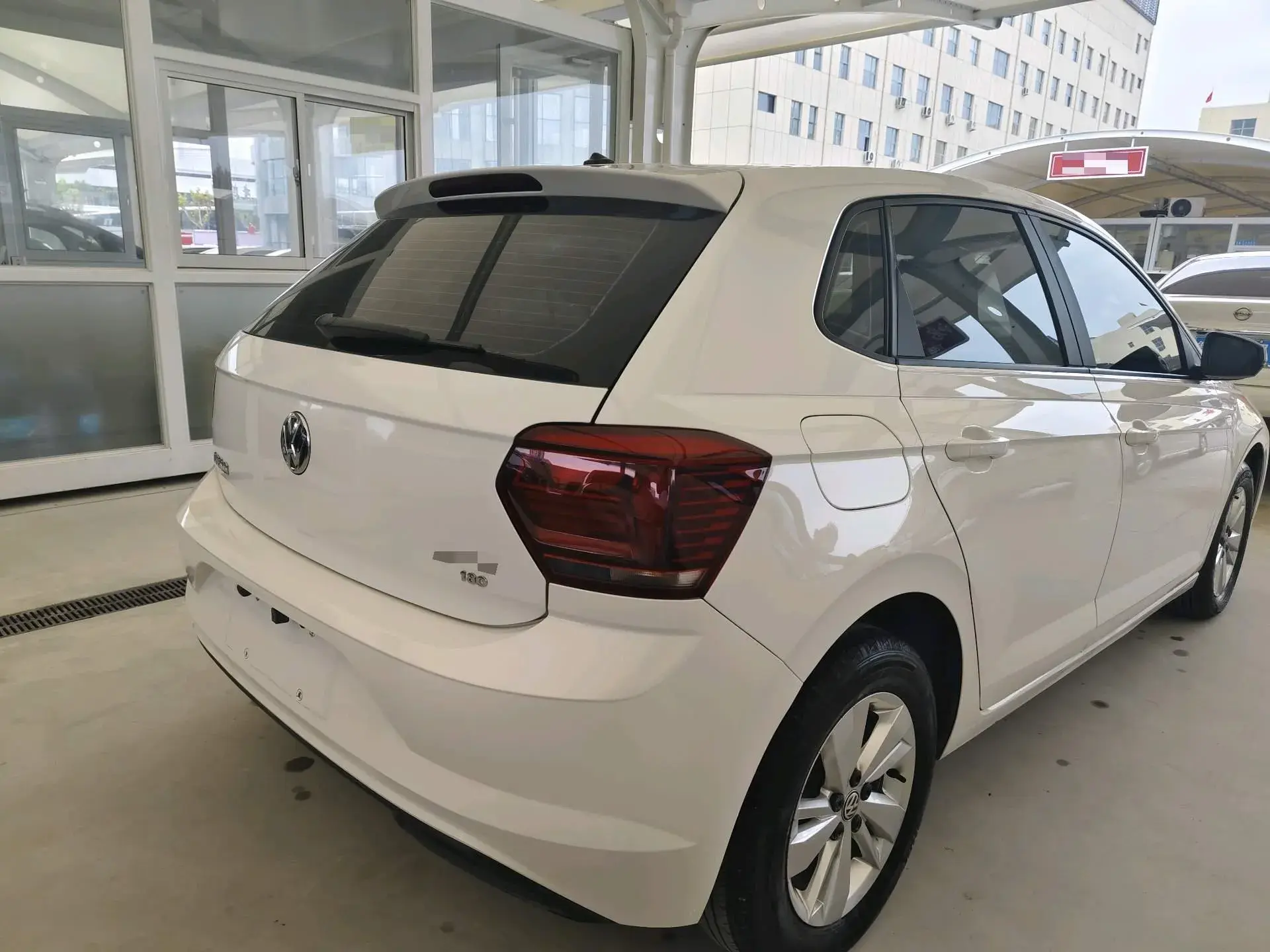 2019 VOLKSWAGEN POLO thumbnail 4