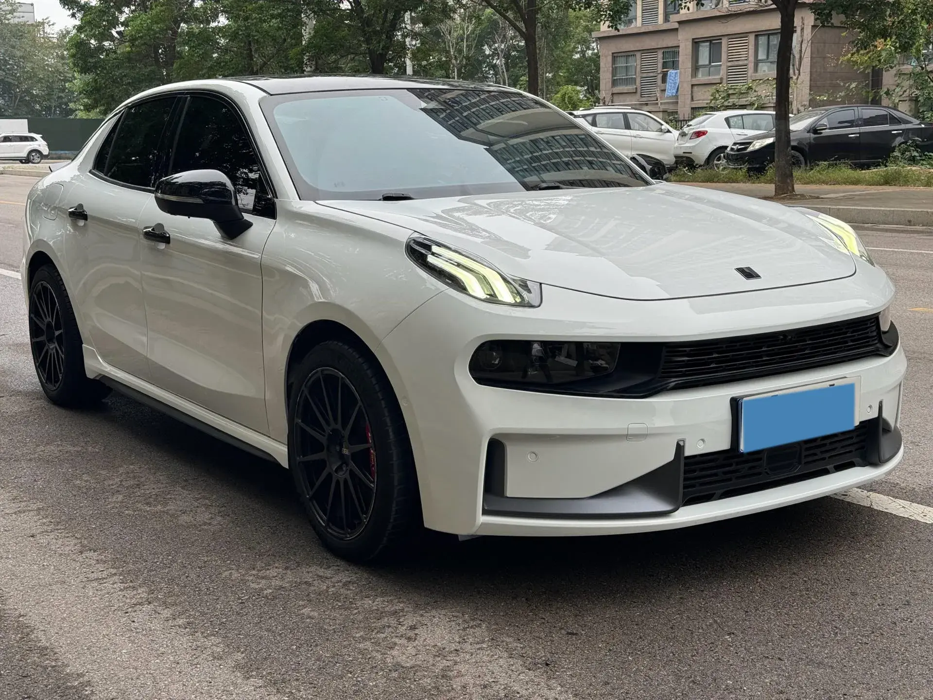 2021 LYNK&CO 03 thumbnail 3