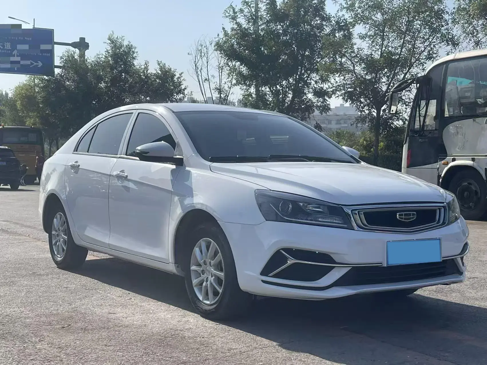 2020 GEELY EMGRAND thumbnail 3