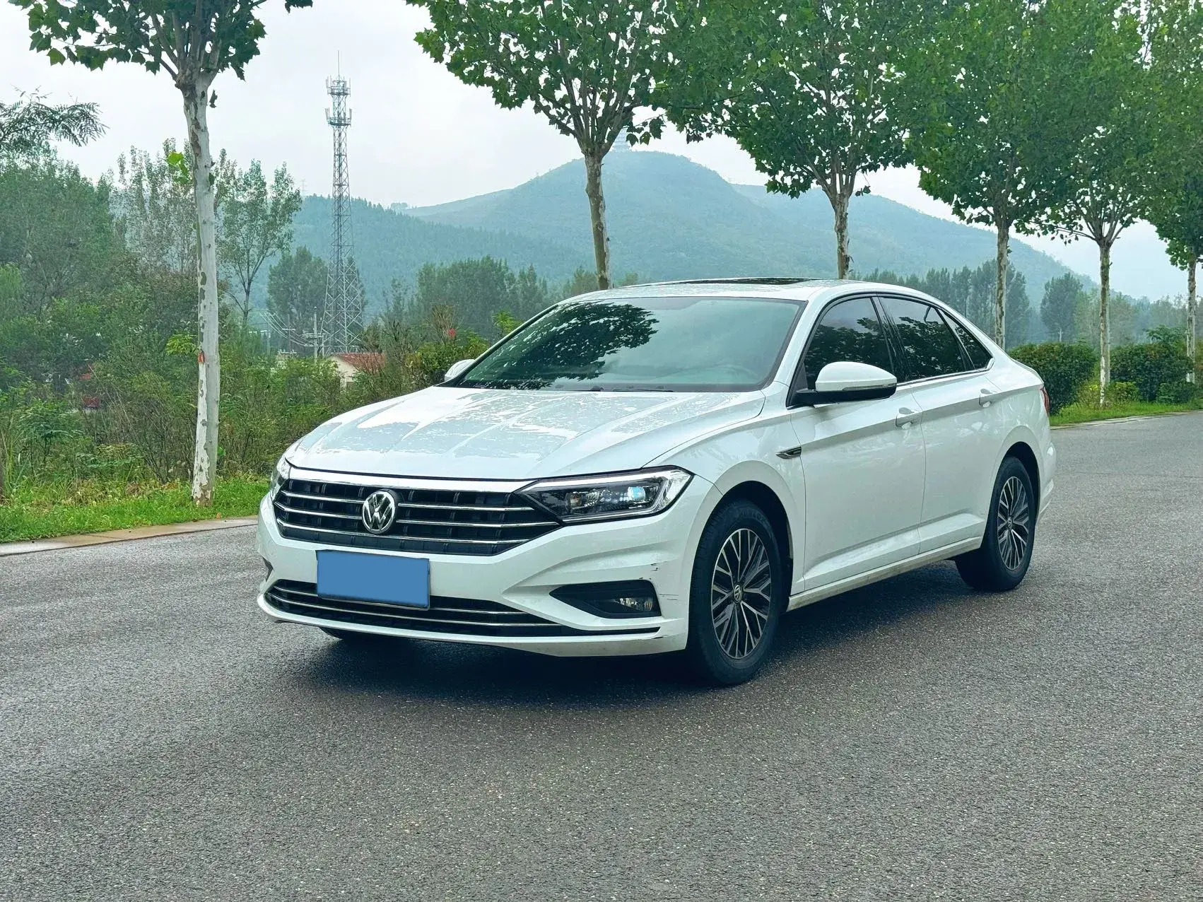 2020 VOLKSWAGEN SAGITAR view 1