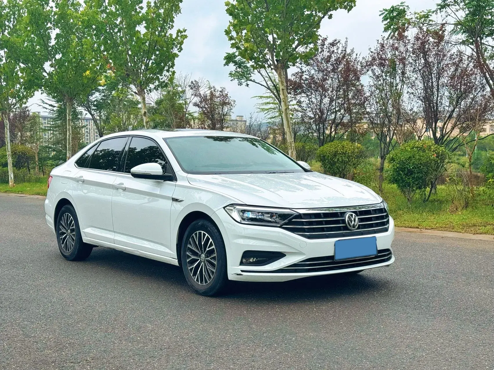 2020 VOLKSWAGEN SAGITAR thumbnail 3