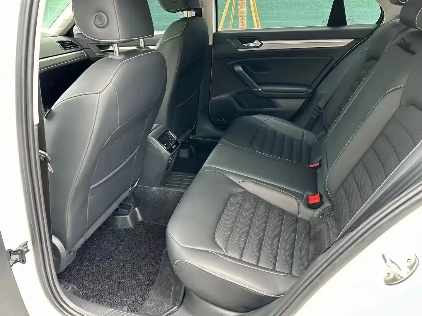 2021 VOLKSWAGEN LAMANDO thumbnail 4