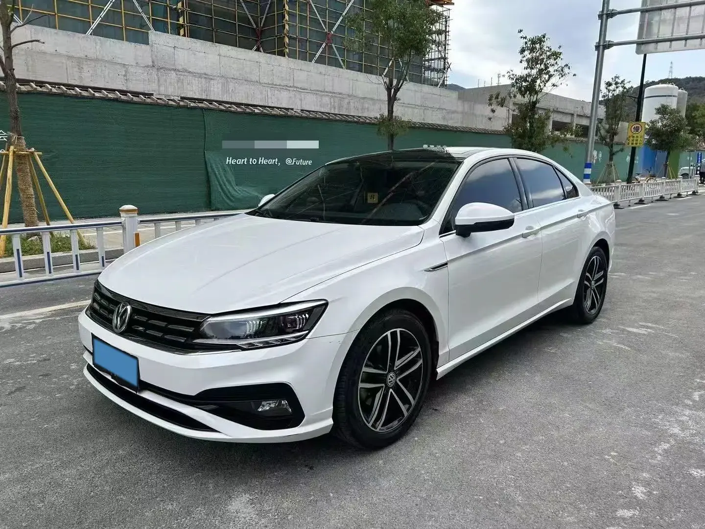 2021 VOLKSWAGEN LAMANDO view 1