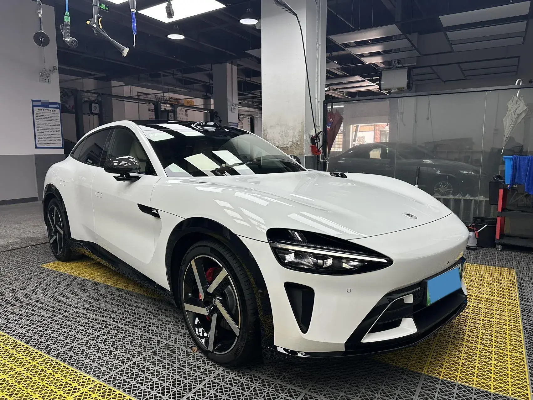 2025 MI YU7 thumbnail 2