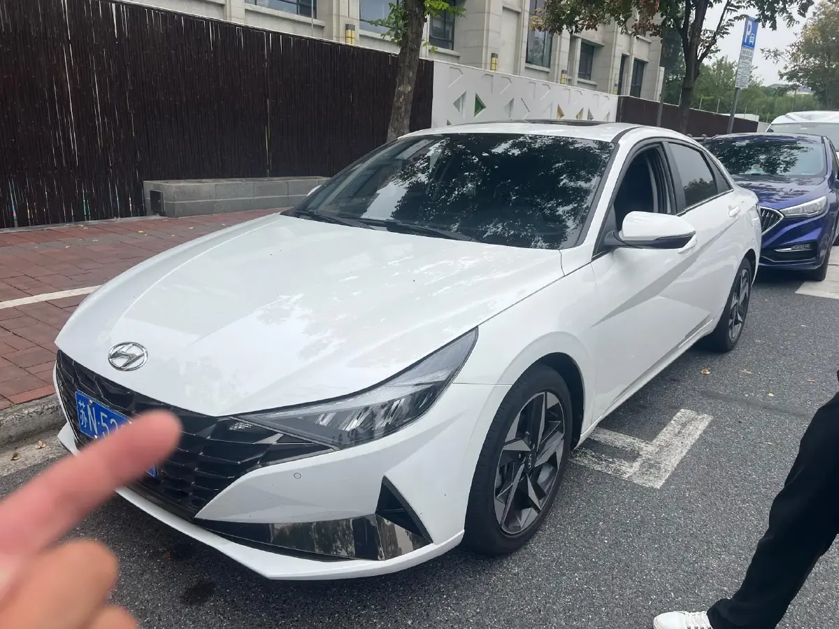 2022 Hyundai Elantra 1.5L 115HP L4 CVT