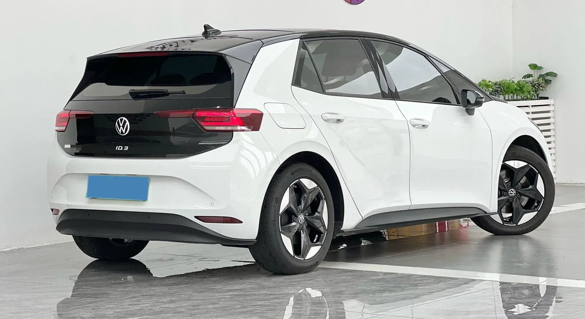 2025 VOLKSWAGEN ID.3 thumbnail 3