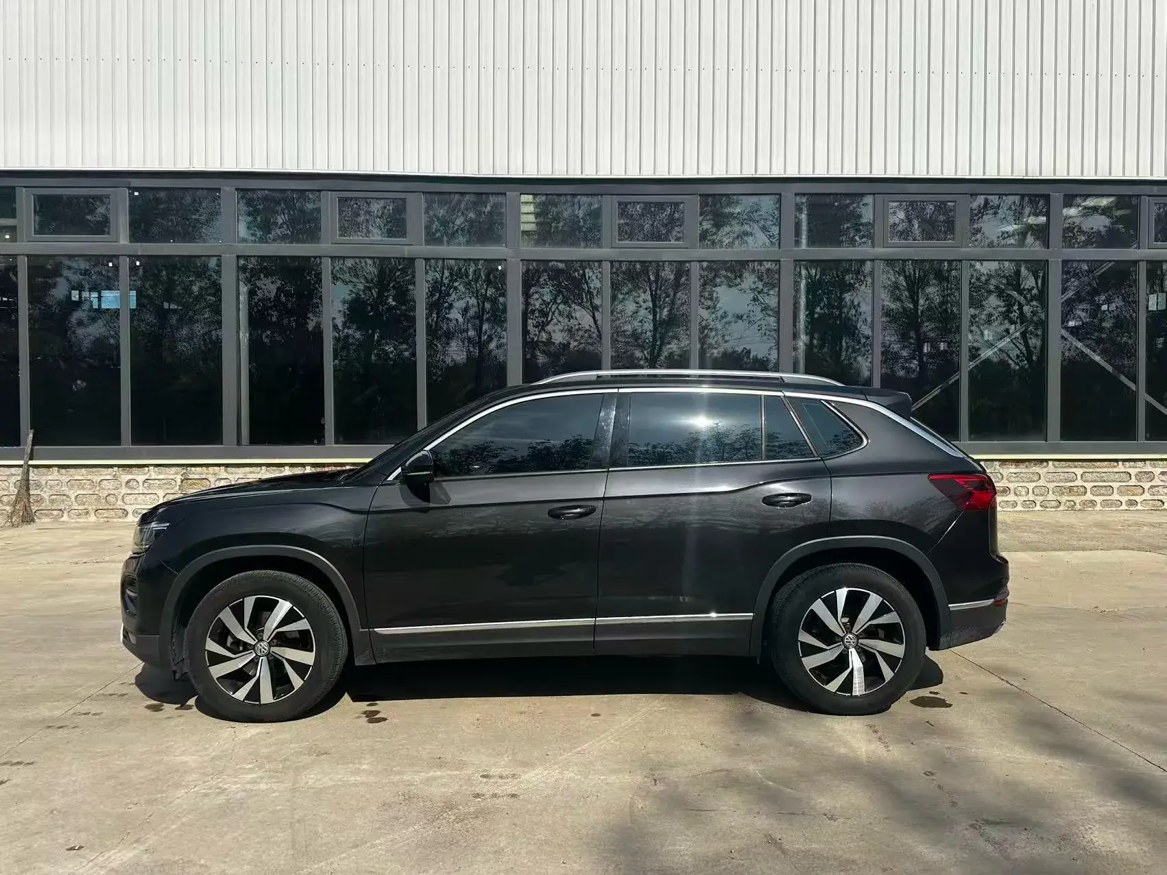 2019 VOLKSWAGEN TAYRON thumbnail 4