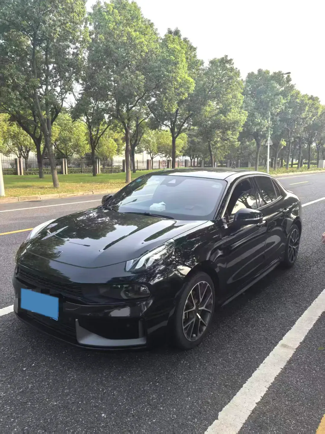 2018 LYNK&CO 03 view 1