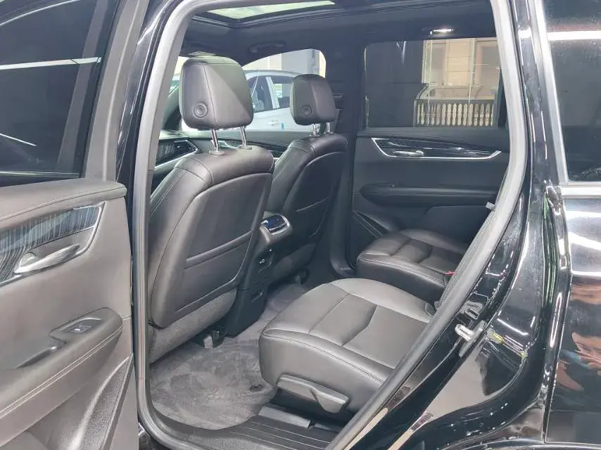 2021 CADILLAC XT6 thumbnail 4